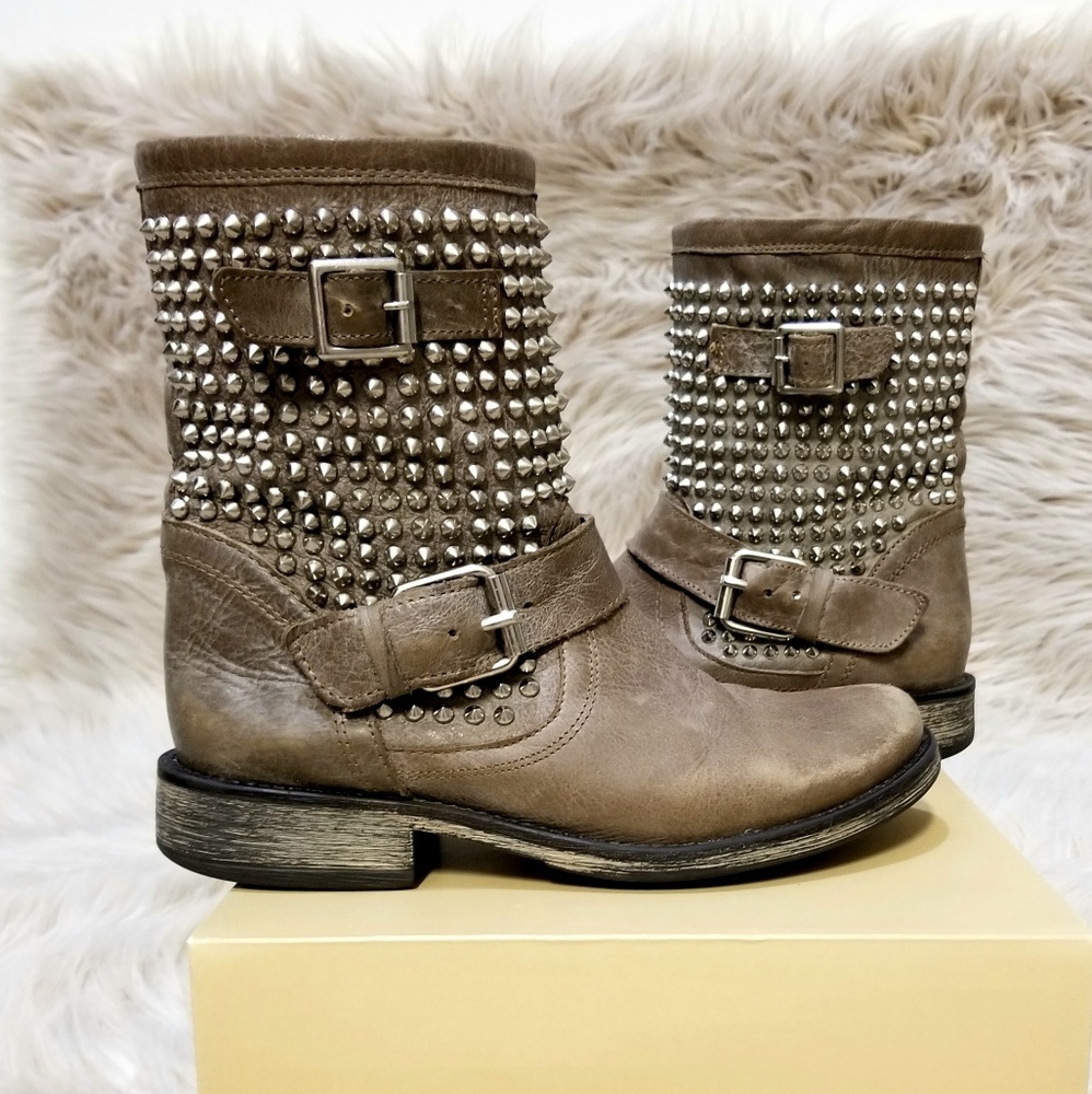 Steve Madden sz 8.5, Studded boots